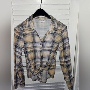 Plaid front tie shirt